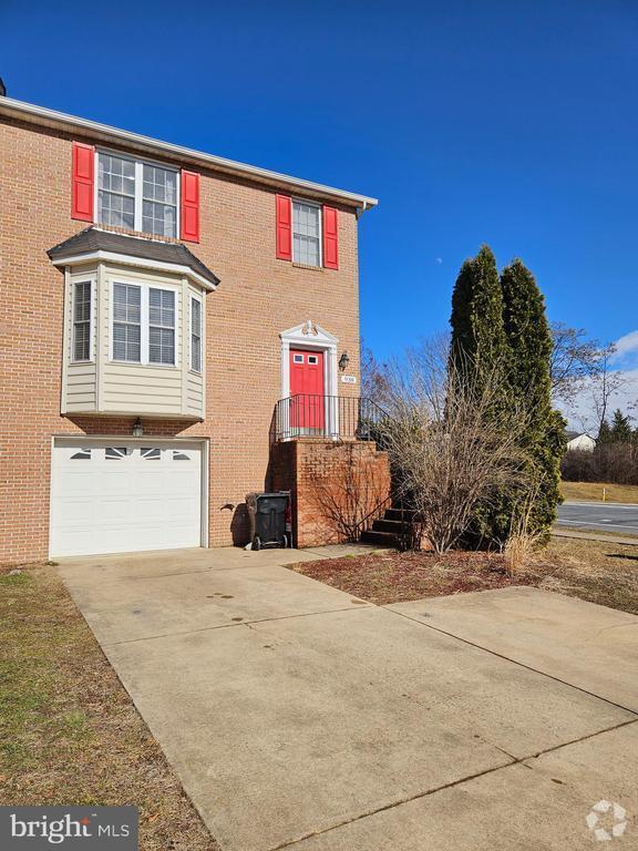 Building Photo - 938 Beehive Way Rental