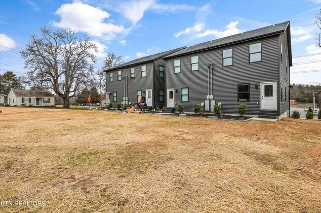 Photo - 8306 Lobelia Ln