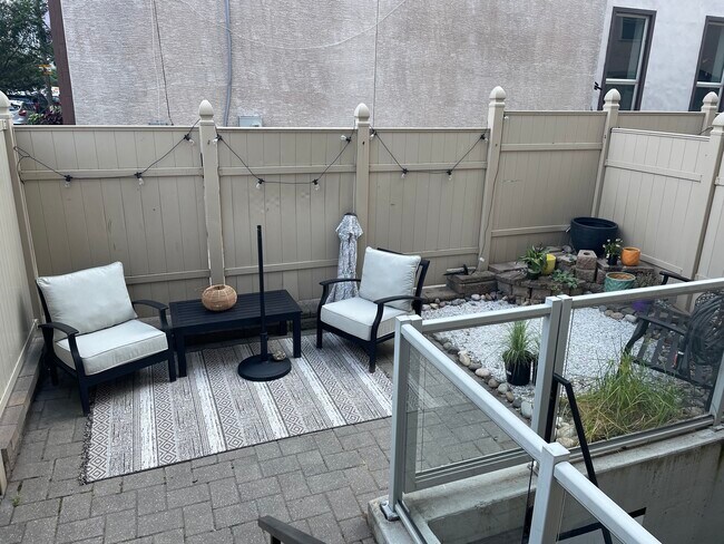 Photo - 1900 Poplar St Unit A