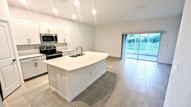 Photo - Annual UNfurnished 3/ 2 1/2 townhome in great location near I-75 at Skye Ranch