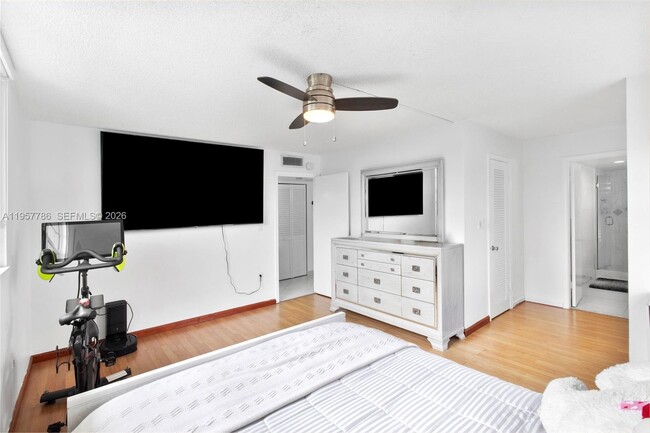 Photo - 3600 NE 170th St Unit 312