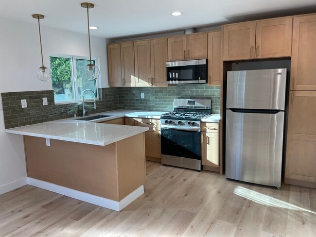 Photo - 7738 Whitsett Ave