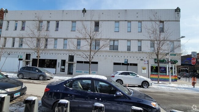 Building Photo - 3207 N Wilton Ave Rental