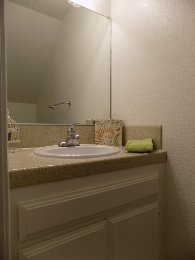 Photo - 16428 Orange St