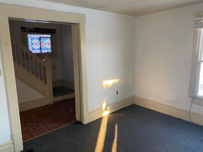 Photo - Spacious 3-Bedroom Home for Lease in Akron