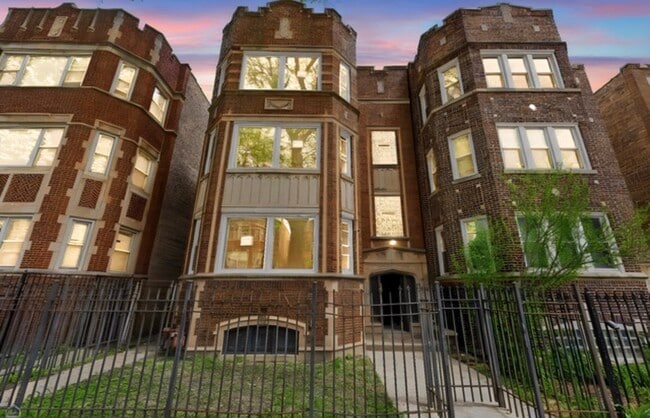 Building Photo - 7741 S Phillips Ave Unit 2
