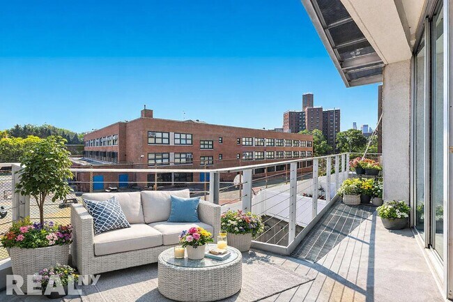 Photo - 99 Gold St Unit 3J