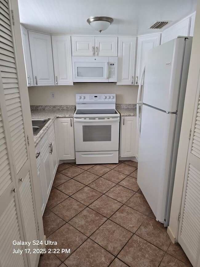 Photo - Le Mans Apartments