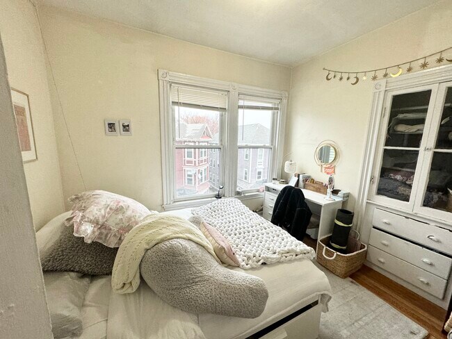 Photo - 80 Hillside St