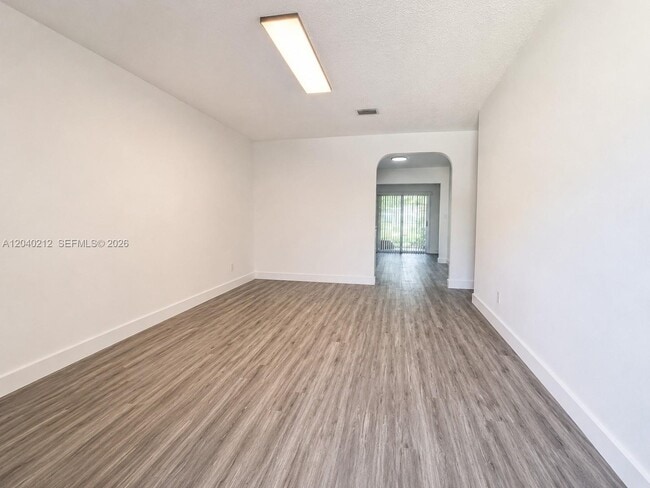 Photo - 730 SW 5th St Unit 1