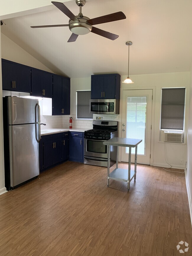 Building Photo - 515 Pecan Grove Rd Unit B Rental
