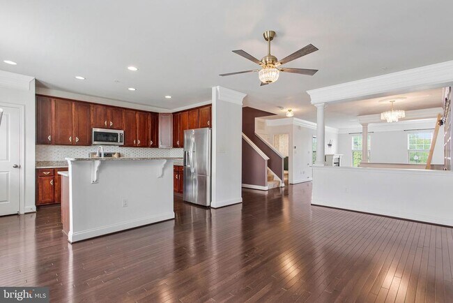 Photo - 703 Skippers Ln
