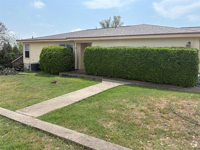Building Photo - 3307 MacArthur Ave Rental