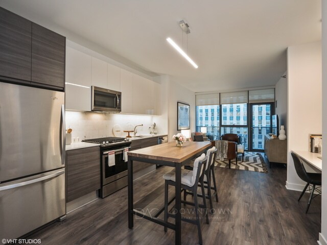 Photo - 355 W Hubbard St Unidad 810