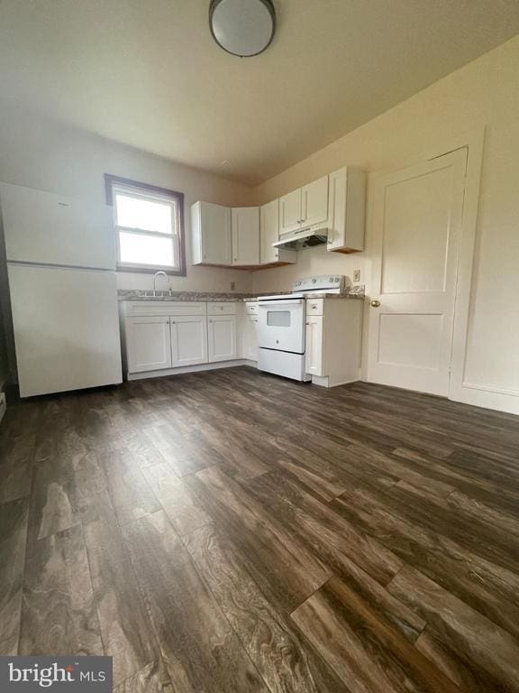 Photo - 452 W 1st St Unit 3