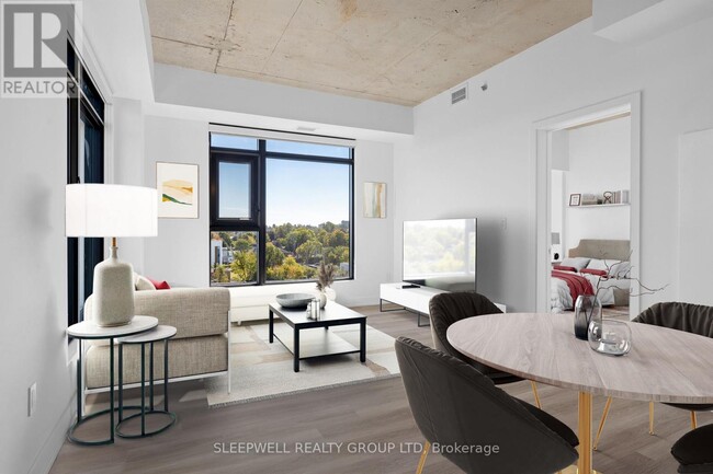 Photo - 1360 Carling Ave