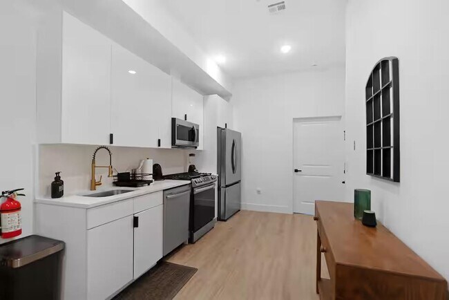 Photo - 234 Webster Ave Unit 1R