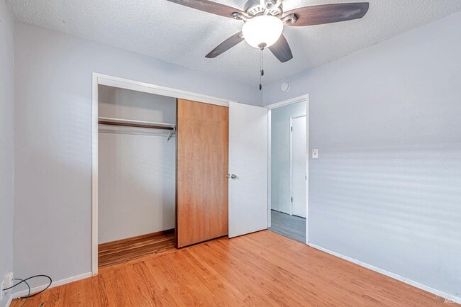 Photo - 1520 Hexem Ave