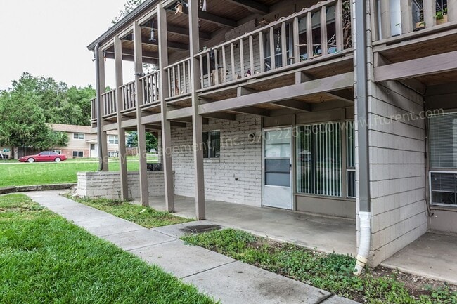 Building Photo - 701 Parker St Unit 15