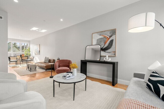 Photo - 123-125-125 Centre St