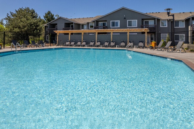 Creekside & Spring Creek apartments — community photo