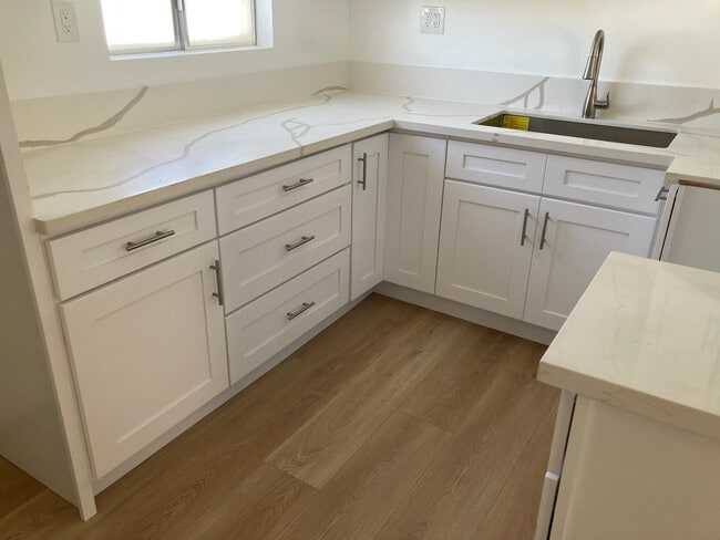 Photo - Beachside Apartments