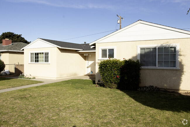 Building Photo - 1133 W Hemlock St Rental