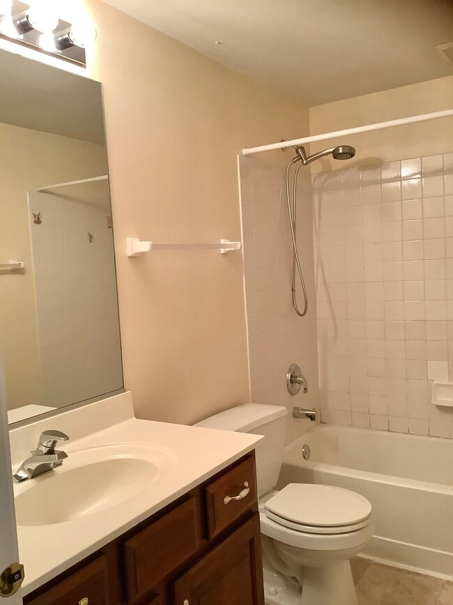 Photo - 75 Woodview Dr