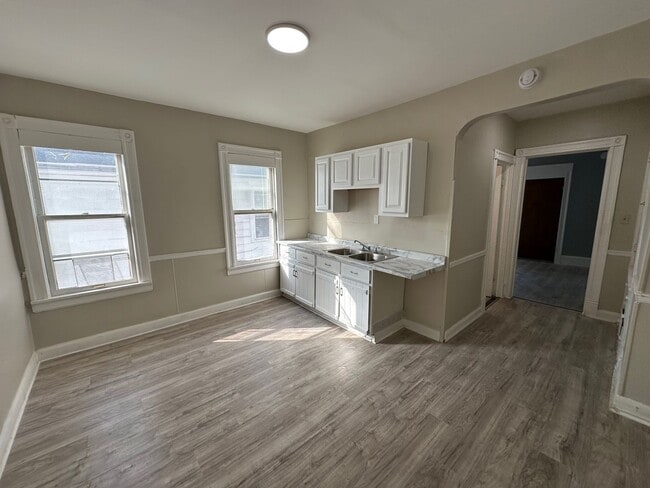 Photo - 2904-2906 N 27th St Unit Upper