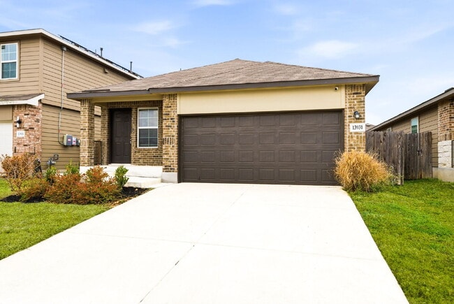 Photo - Charming 3-Bed 2 Bath Oasis with Amazing Amenities