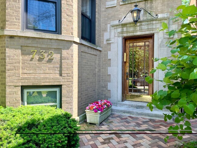 Photo - 732 Mulford St Unit 1