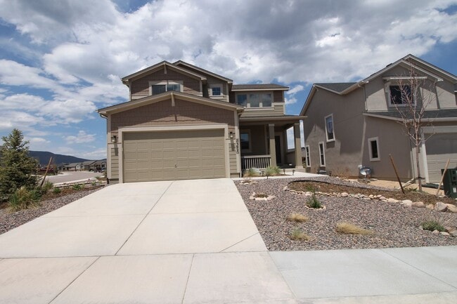 Amazing 4bdrm home in Forest Lakes - Amazing 4bdrm home in Forest Lakes