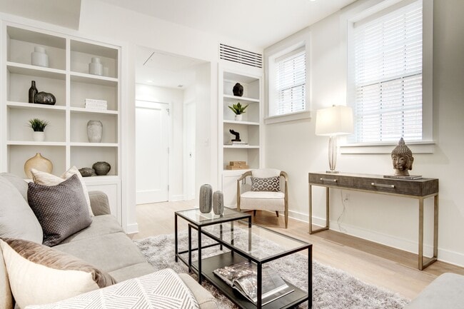 Photo - 35th Street Residences