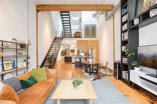 Building Photo - 801 N Washington Ave Rental