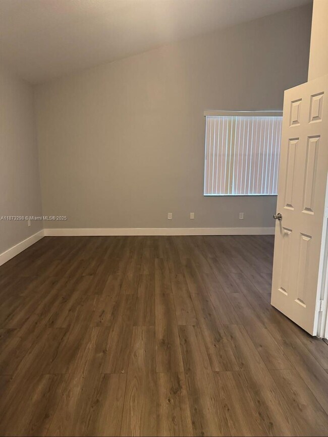 Photo - 1400 154th Ave