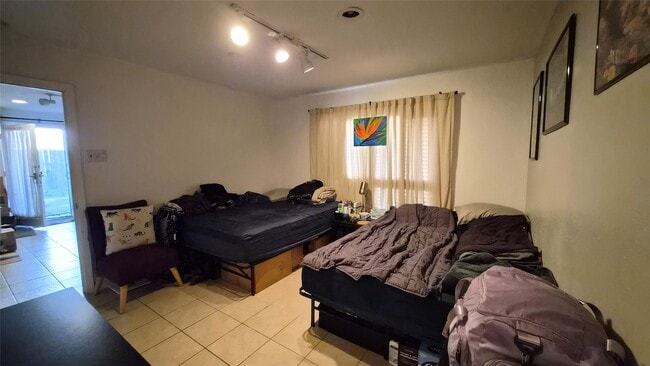 Photo - 2118 Oakdale St Unit 5