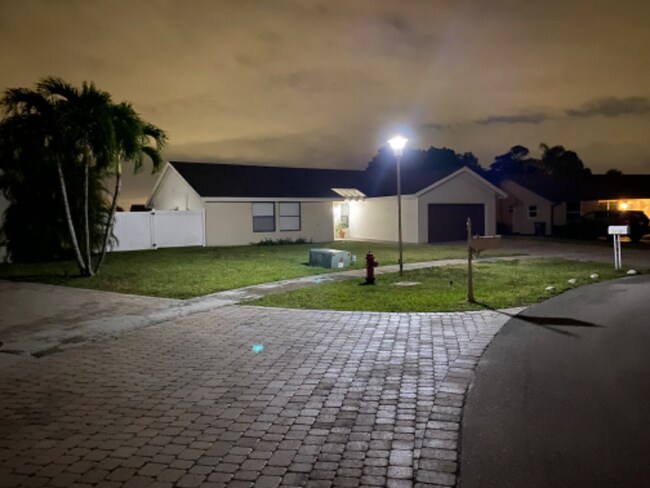 Building Photo - 19336 Carolina Cir Rental