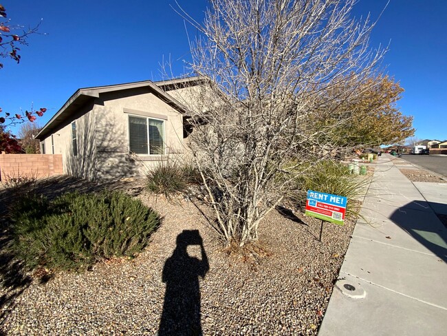 Photo - Beautiful 3 Bedroom Single Story Home Available Near Northern Blvd NW & Rainbow Blvd NE!