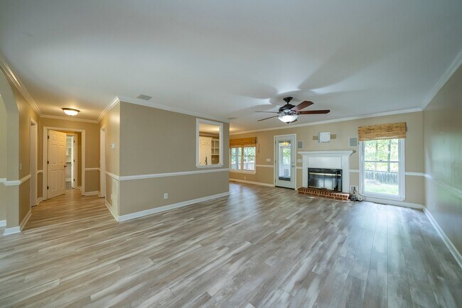 Photo - This delightful 4 bedroom, 3 bathroom home!