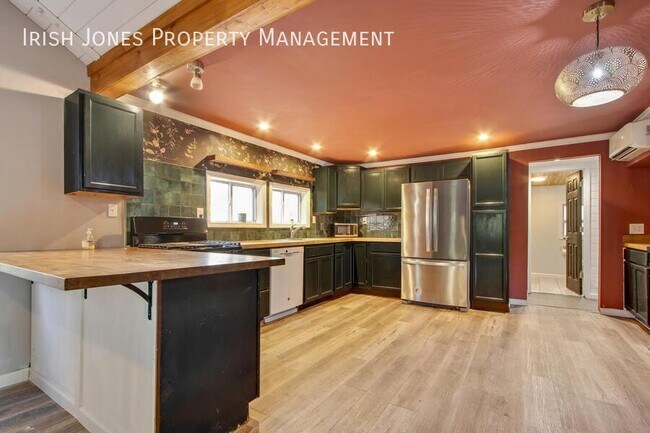 Photo - 5875 Lakeview Terrace