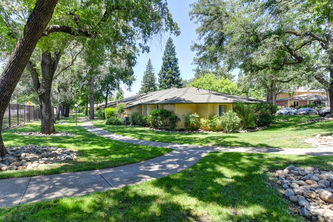 Folsom Gateway