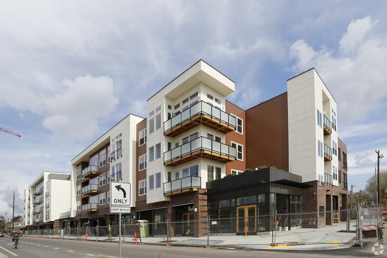 Mason Williams - Mason Williams Apartments