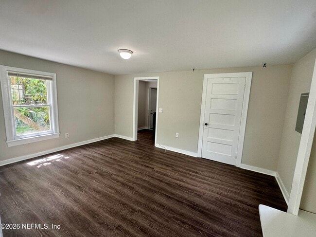 Photo - 3673 Randall St