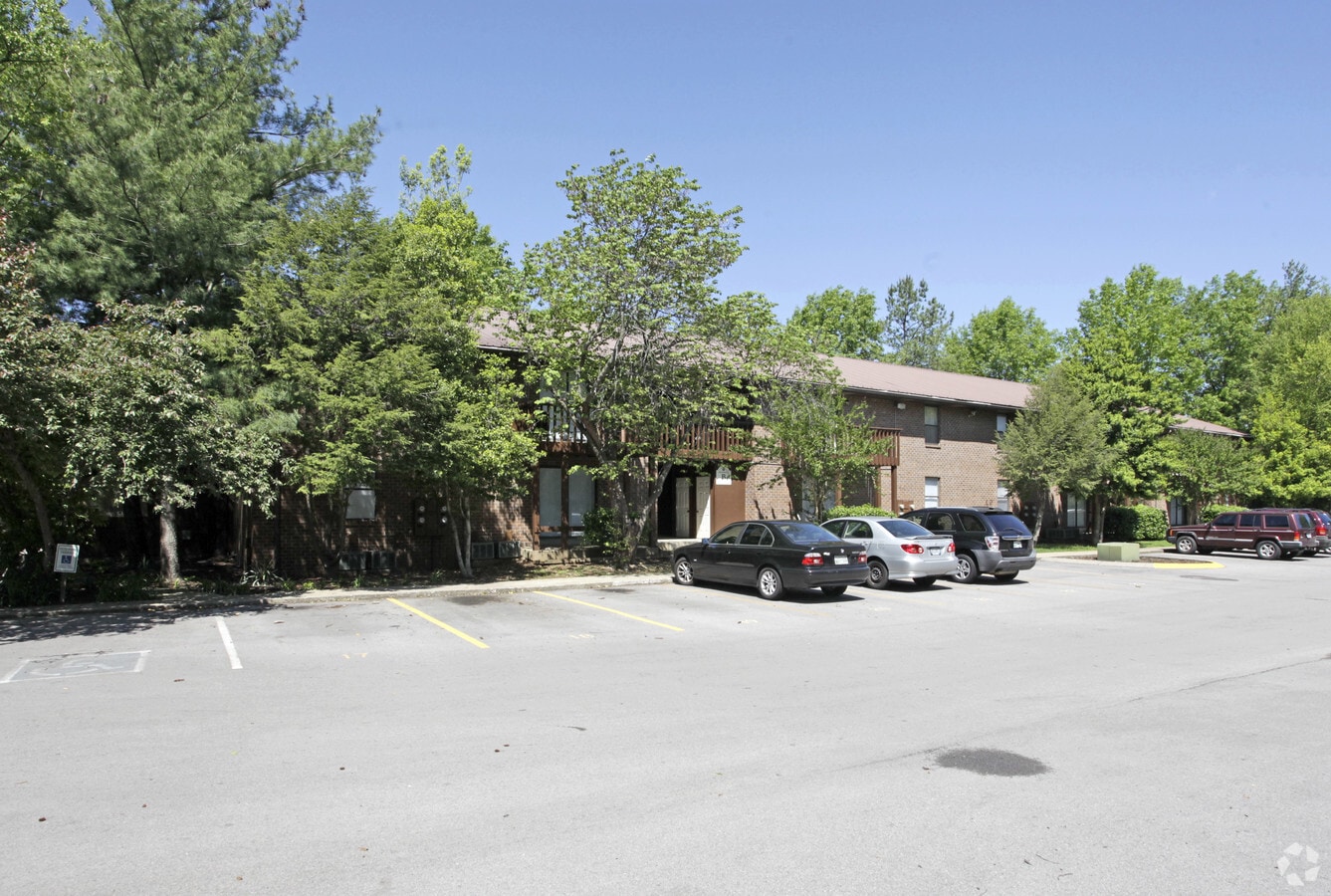 Birchwood Apartments - Birchwood Apartments