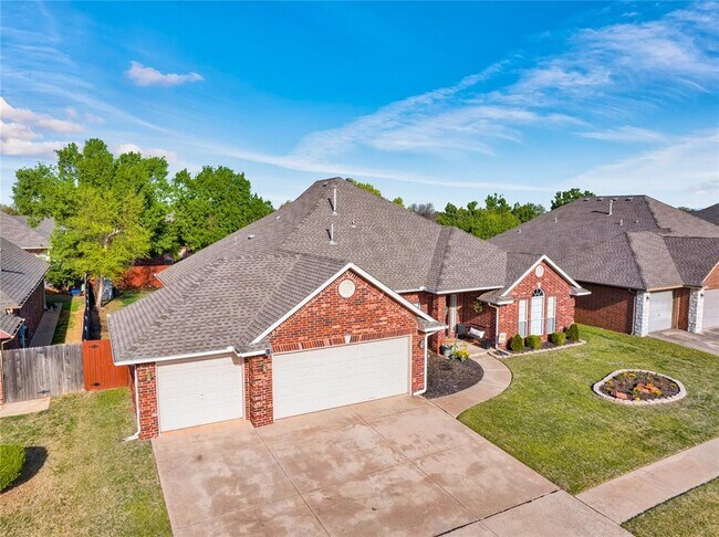 Photo - 17105 Gladstone Ln