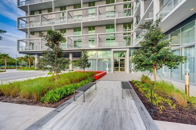 Photo - 2000 Metropica Wy Unit 2107