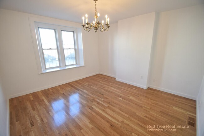 682 Parker St Unit 1