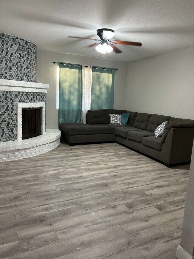 Photo - "Well Maintained 3-Bedroom, 2 Bathroom in Yuma Valley!"