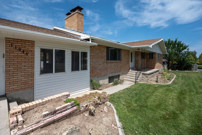 Photo - 11044 S Temple Dr