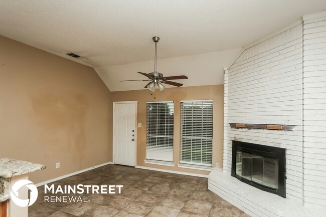 Photo - 1717 Worthington Ln